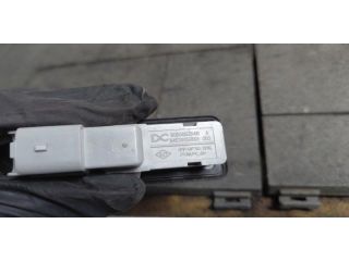 bontott DACIA DUSTER Csomagtérajtó Kilincs