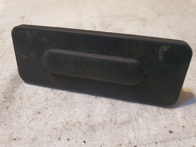 bontott DACIA DUSTER Csomagtérajtó Kilincs