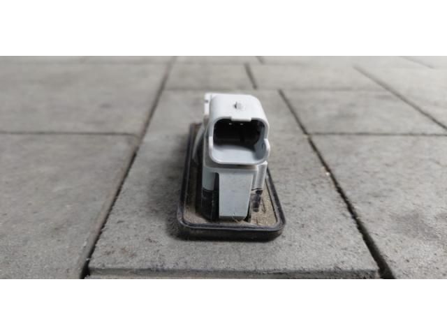 bontott DACIA DUSTER Csomagtérajtó Kilincs