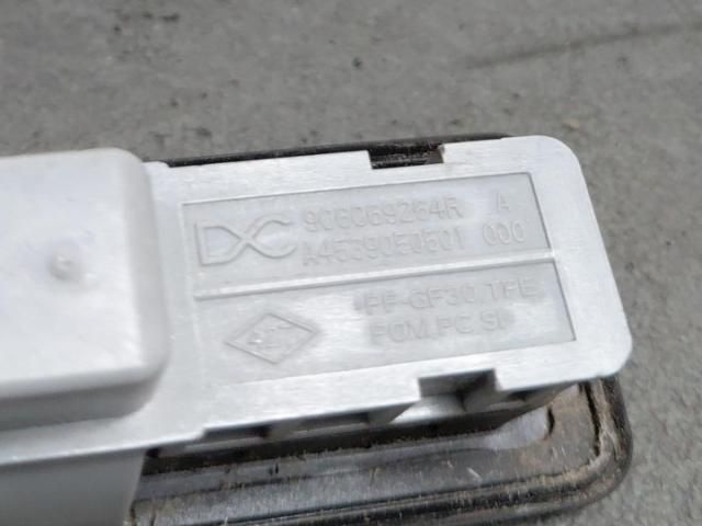 bontott DACIA DUSTER Csomagtérajtó Kilincs