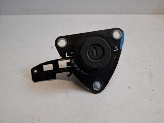 bontott DACIA DUSTER Csomagtérajtó Kilincs