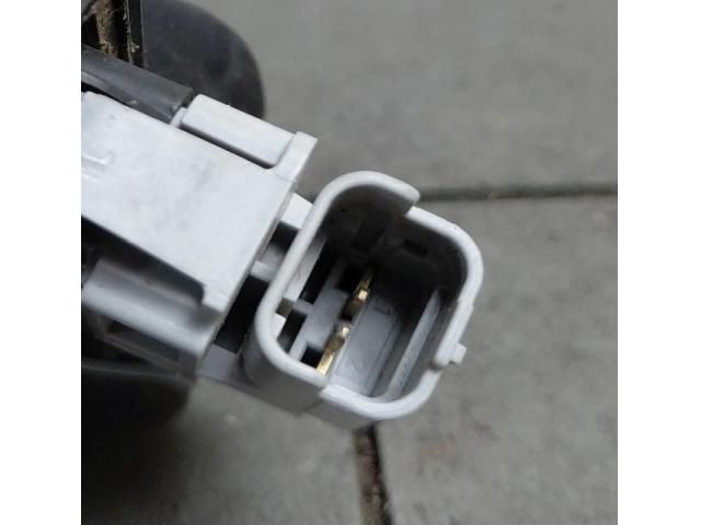 bontott DACIA DUSTER Csomagtérajtó Kilincs