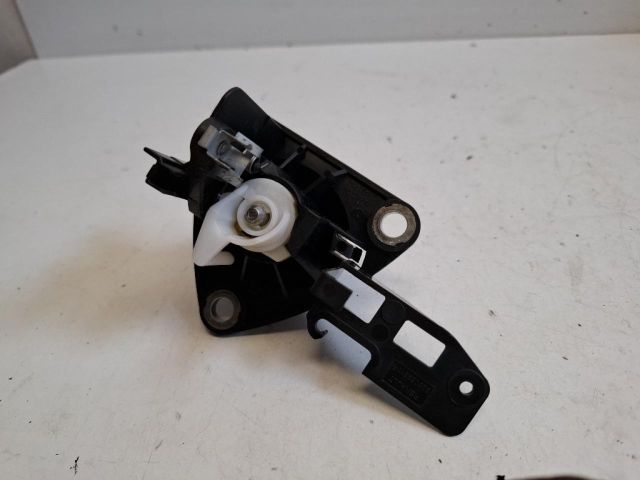 bontott DACIA DUSTER Csomagtérajtó Kilincs