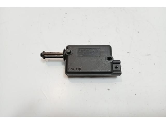 bontott DACIA DUSTER Csomagtérajtó Motor