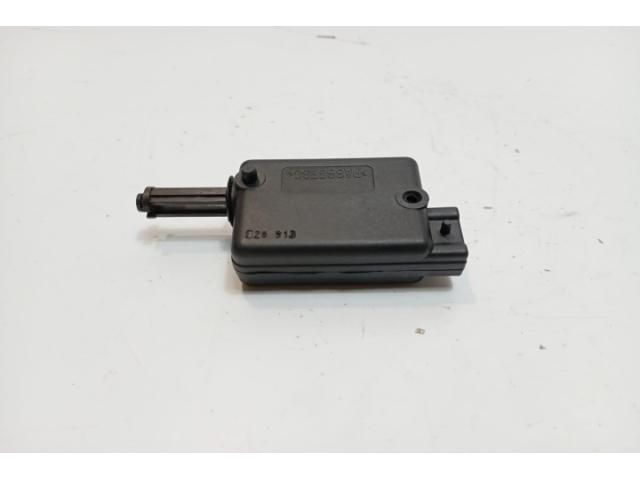 bontott DACIA DUSTER Csomagtérajtó Motor