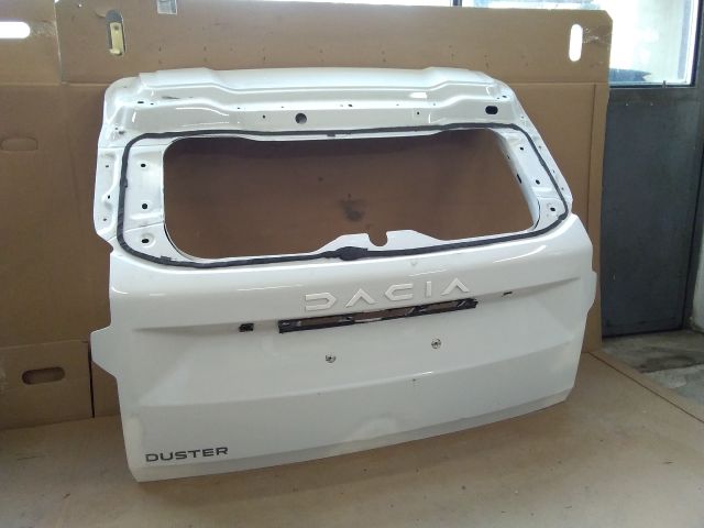 bontott DACIA DUSTER Csomagtérajtó (Üres lemez)