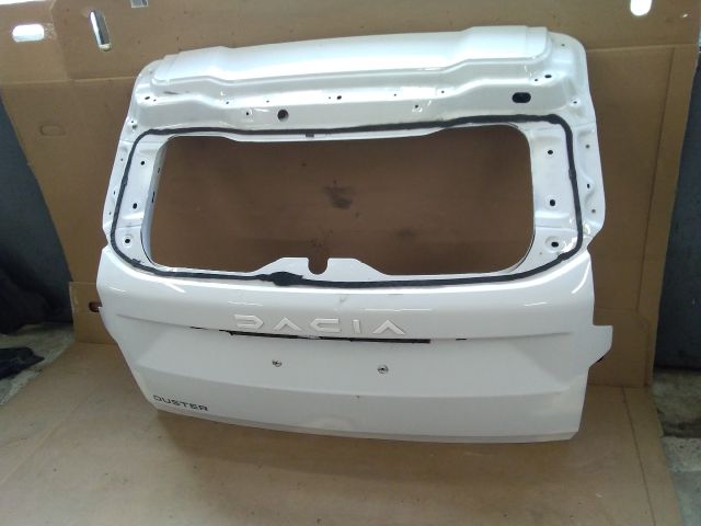 bontott DACIA DUSTER Csomagtérajtó (Üres lemez)