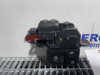 bontott DACIA DUSTER Csomagtérajtó Ütköző