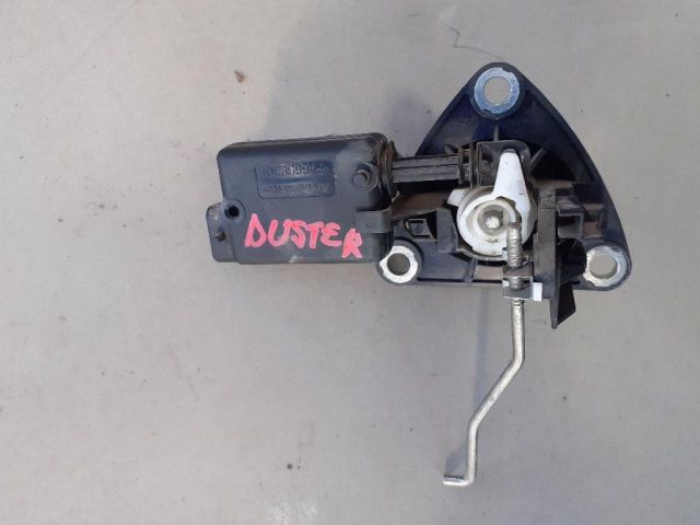 bontott DACIA DUSTER Csomagtérajtó Zárbetét