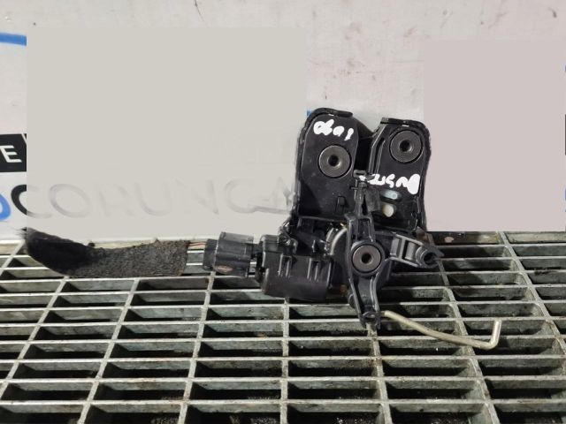 bontott DACIA DUSTER Csomagtérajtó Zárszerkezet