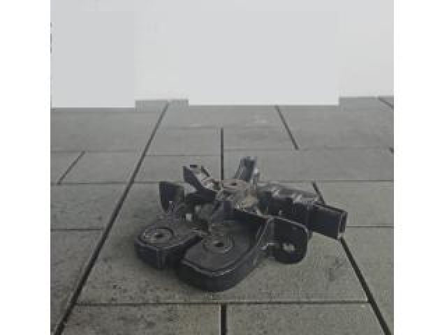 bontott DACIA DUSTER Csomagtérajtó Zárszerkezet