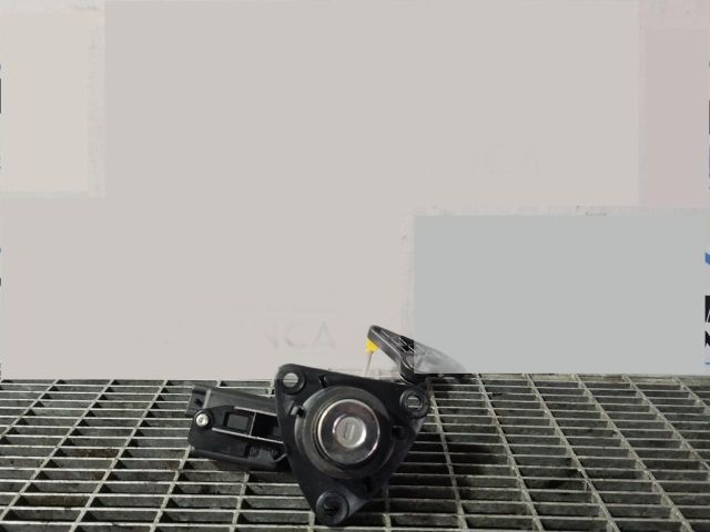 bontott DACIA DUSTER Csomagtérajtó Zárszerkezet