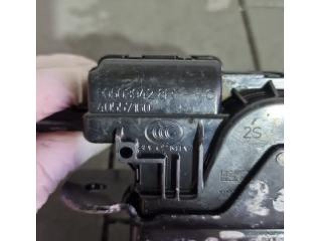 bontott DACIA DUSTER Csomagtérajtó Zárszerkezet