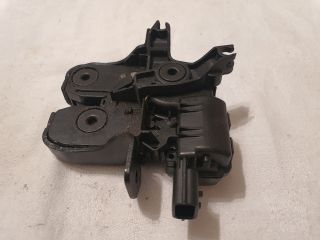 bontott DACIA DUSTER Csomagtérajtó Zárszerkezet