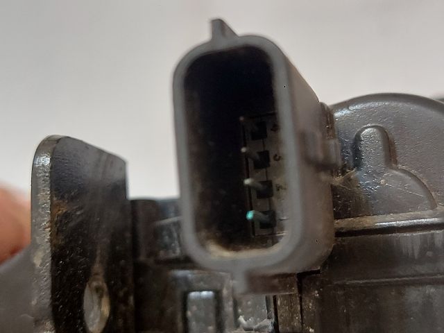 bontott DACIA DUSTER Csomagtérajtó Zárszerkezet