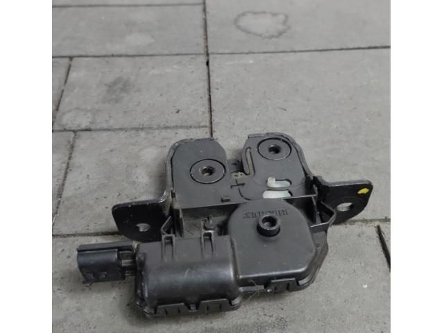 bontott DACIA DUSTER Csomagtérajtó Zárszerkezet