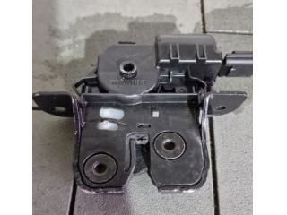 bontott DACIA DUSTER Csomagtérajtó Zárszerkezet