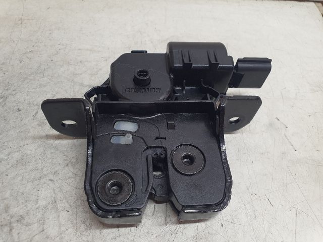 bontott DACIA DUSTER Csomagtérajtó Zárszerkezet