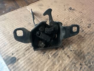 bontott DACIA DUSTER Csomagtérajtó Zárszerkezet