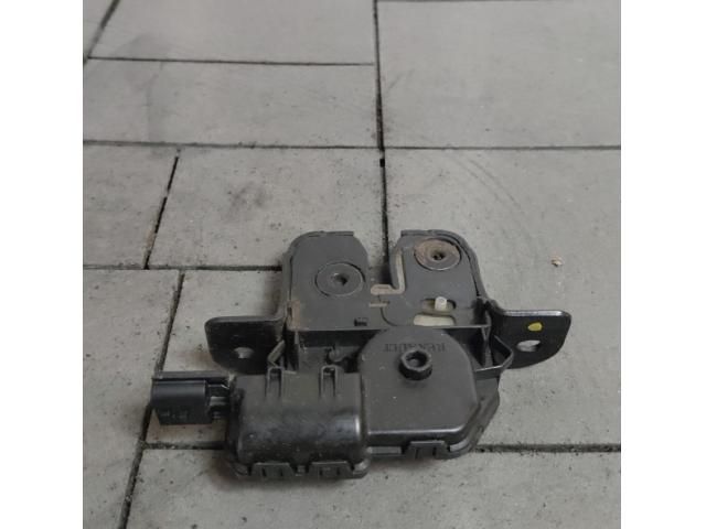 bontott DACIA DUSTER Csomagtérajtó Zárszerkezet