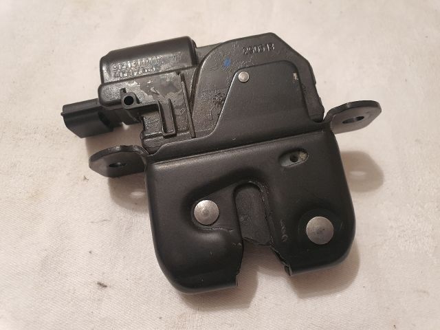 bontott DACIA DUSTER Csomagtérajtó Zárszerkezet