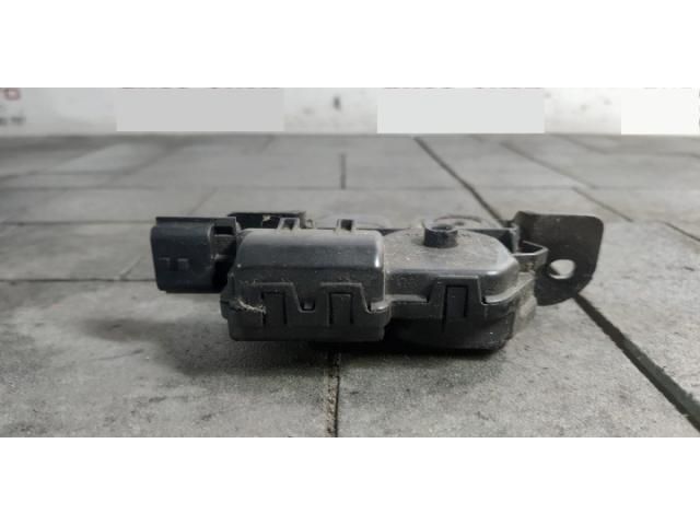 bontott DACIA DUSTER Csomagtérajtó Zárszerkezet