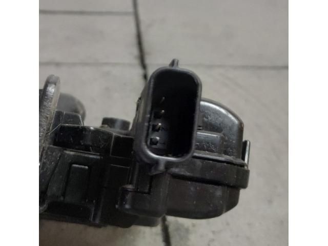 bontott DACIA DUSTER Csomagtérajtó Zárszerkezet