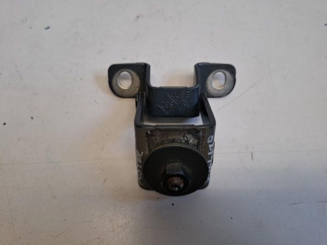 bontott DACIA DUSTER Csomagtérajtó Zsanér