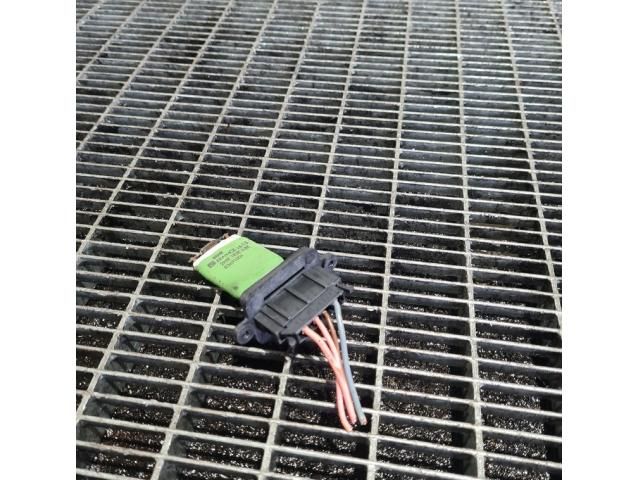 bontott DACIA DUSTER Előtét Ellenállás Fűtőmotor