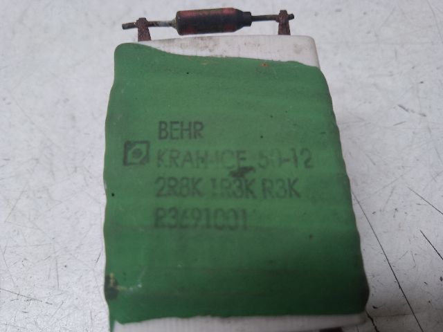 bontott DACIA DUSTER Előtét Ellenállás Fűtőmotor