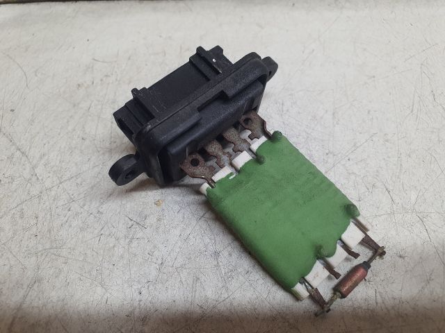 bontott DACIA DUSTER Előtét Ellenállás Fűtőmotor