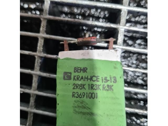 bontott DACIA DUSTER Előtét Ellenállás Fűtőmotor