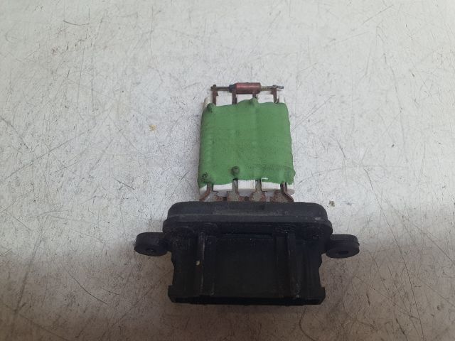 bontott DACIA DUSTER Előtét Ellenállás Fűtőmotor