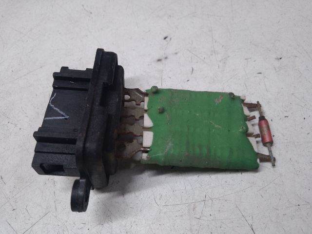 bontott DACIA DUSTER Előtét Ellenállás Fűtőmotor