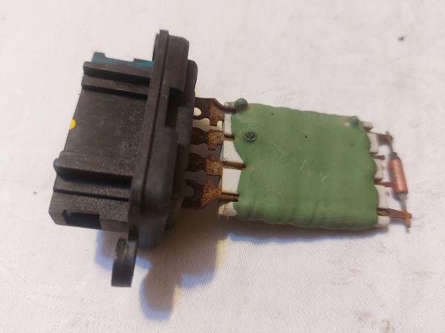 bontott DACIA DUSTER Előtét Ellenállás Fűtőmotor