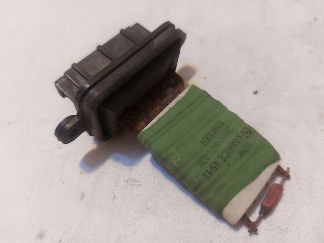 bontott DACIA DUSTER Előtét Ellenállás Fűtőmotor