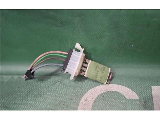 bontott DACIA DUSTER Előtét Ellenállás Fűtőmotor