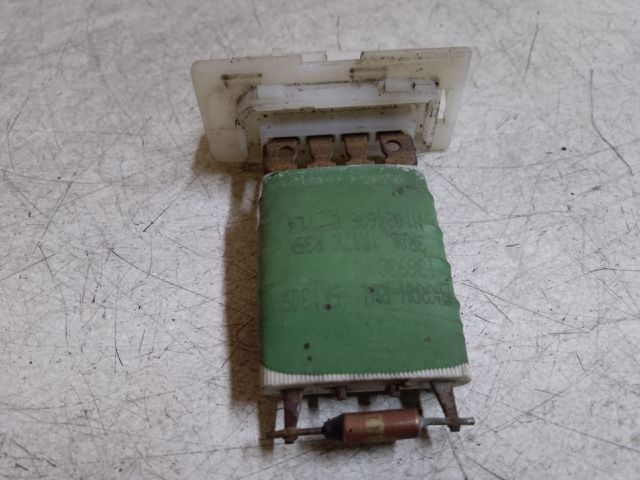 bontott DACIA DUSTER Előtét Ellenállás Fűtőmotor