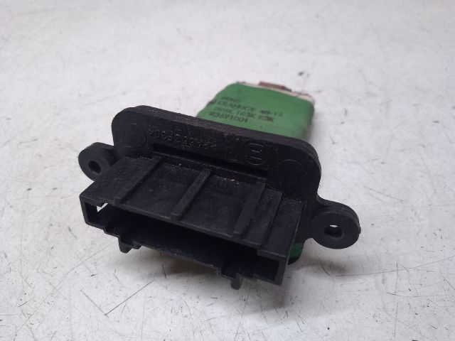 bontott DACIA DUSTER Előtét Ellenállás Fűtőmotor