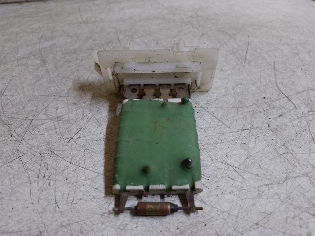 bontott DACIA DUSTER Előtét Ellenállás Fűtőmotor