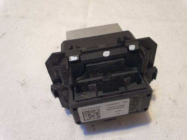 bontott DACIA DUSTER Előtét Ellenállás Fűtőmotor