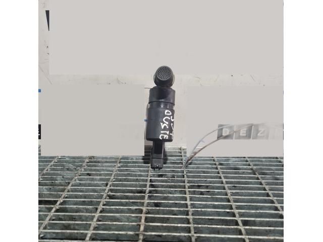 bontott DACIA DUSTER Első Ablakmosó Szivattyú