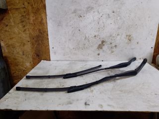 bontott DACIA DUSTER Első Ablaktörlő Kar