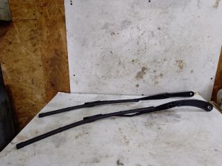 bontott DACIA DUSTER Első Ablaktörlő Kar