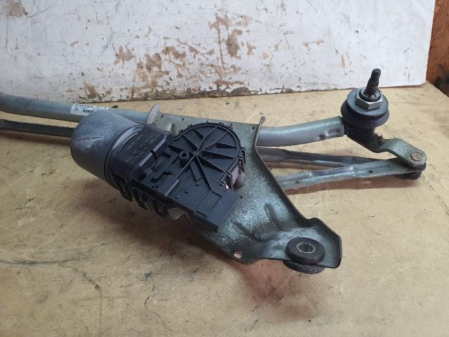 bontott DACIA DUSTER Első Ablaktörlő Szerkezet Motorral