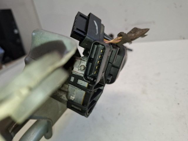 bontott DACIA DUSTER Első Ablaktörlő Szerkezet Motorral