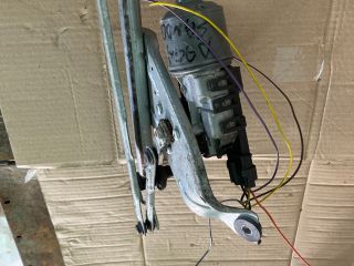 bontott DACIA DUSTER Első Ablaktörlő Szerkezet Motorral