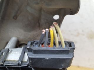 bontott DACIA DUSTER Első Ablaktörlő Szerkezet Motorral