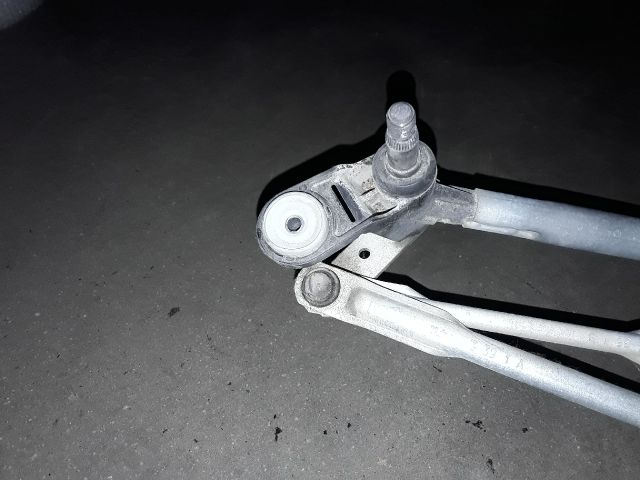 bontott DACIA DUSTER Első Ablaktörlő Szerkezet Motorral