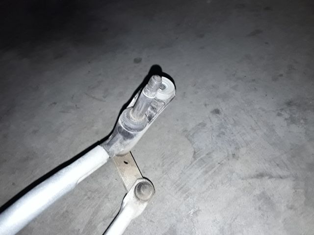 bontott DACIA DUSTER Első Ablaktörlő Szerkezet Motorral